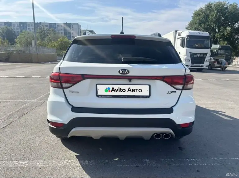 Kia rio x -lain 1.4 6- ступенчатая механика 2018 г. Машина полность обслужены комплект зимы в подарок, очень экономичное авто (расход приятно обрадует)я второй владелец, аудио андроид авто, камера заднего вида сигнализация с автозапуском помощь при старте в гору по всем вопросы отвечу. Авто в родной краске, есть небольшие косяки по пластмассе( бампер) на фото видно. Реальному покупателю торг. Пробег 250000 тыс. Км. Цена 920000 телефон+79994159571 - фотография - 3