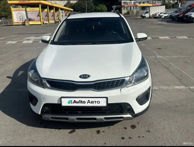 Kia rio x -lain 1.4 6- ступенчатая механика 2018 г. Машина полность обслужены комплект зимы в подарок, очень экономичное авто (расход приятно обрадует)я второй владелец, аудио андроид авто, камера заднего вида сигнализация с автозапуском помощь при старте в гору по всем вопросы отвечу. Авто в родной краске, есть небольшие косяки по пластмассе( бампер) на фото видно. Реальному покупателю торг. Пробег 250000 тыс. Км. Цена 920000 телефон+79994159571 - фотография - 9