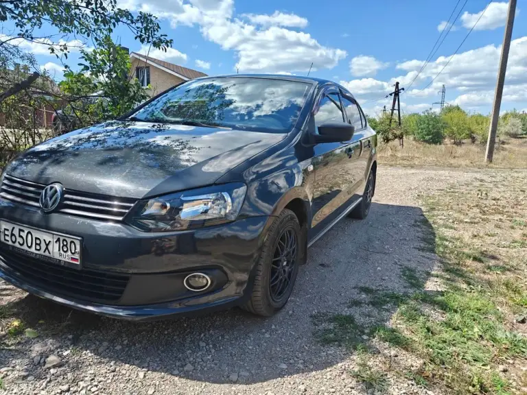Продам wolksvagen polo мотор 1.6 105 лс, бензин коробка механика, пробег 210 тыс км, цвет серый. В хорошем состоянии. Авто обслужен и ухожен. Цена 800 тыс. Руб. Все вопросы по тел+79494213007 - фотография - 3