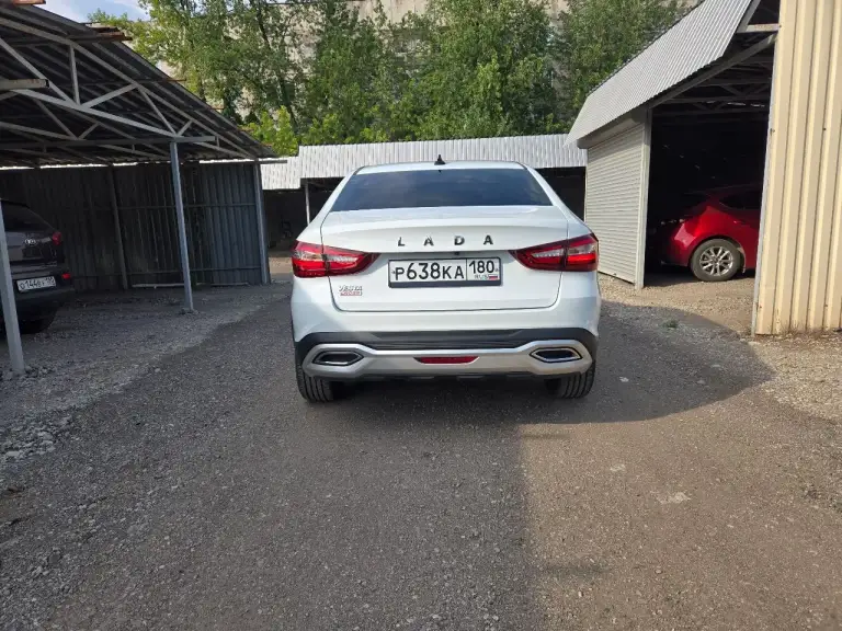 Продам vesta cross ng 2023 года выпуска 1.6 16 кл. , с салона выехала в марте 2024 года. Пробег на данный 53000 км. Комплектация enjoy, есть все необходимое для комфортной езды. Авто покупал 2024 года в декабре месяце на пробеге 45000 км, после чего провел комплексное то все жидкости, тормоза в круг и др. Установил автосигнализацию starline с обратной связью и автозапуском. На данный момент установлена новая летняя резина r17, так же есть новая зимняя r17 - проехала 1500 км. Запаска, домкрат и балонник имеется с завода. В авто не курили. Я второй хозяин. Продажа с полным переоформлением в мрэо с моим присутствием. Причина продажи - купил другое авто, эта будет стоять без дела. Осмотр г. Енакиево. Цена 1.400к рублей.
+79493547262. - фотография - 2