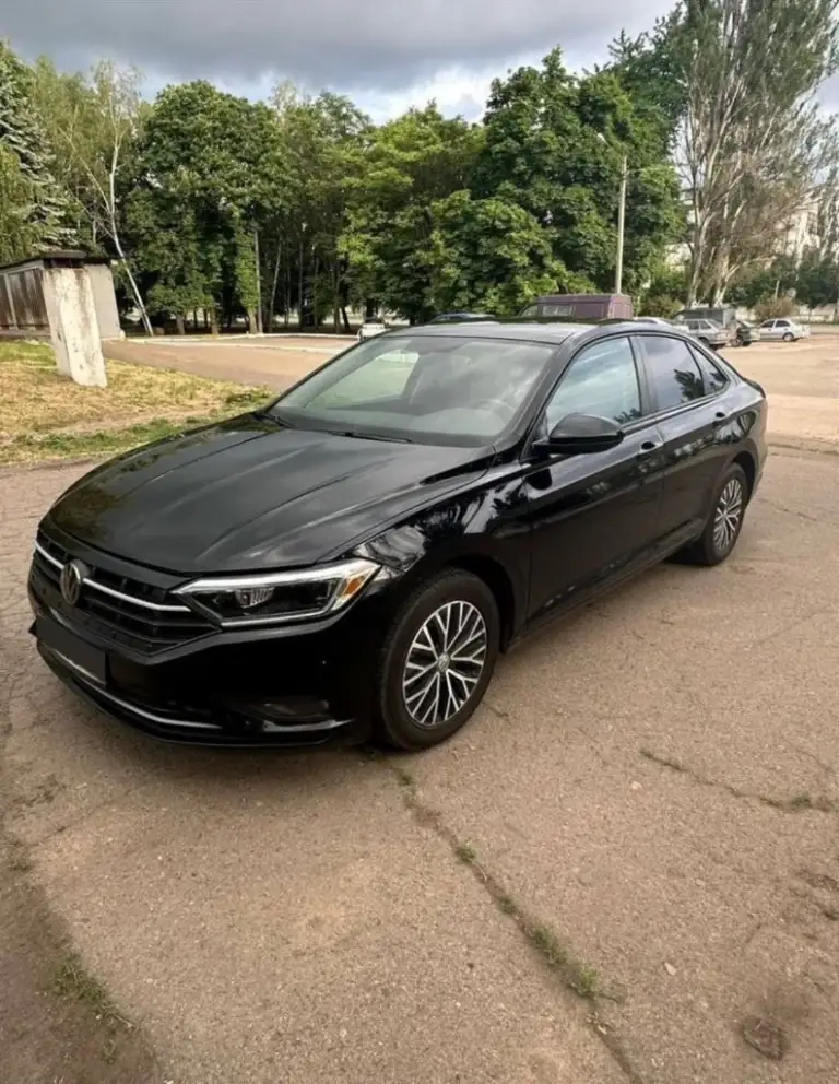Volkswagen jetta 7, 2020 г. — отличное состояние!
📍 Пробег: 128 300 км
⚙️ Двигатель: 1.4 tsi, 150 л. С. , турбо
📀 Коробка: автомат (8-ступ. Aisin)
Комплектация:
• Кожаный салон
• Панорамный люк
• Адаптивный круиз-контроль
• Система предупреждения о фронтальном столкновении
• Автоматическое экстренное торможение
• Контроль слепых зон
• Помощь при выезде с парковки задним ходом
• Система контроля давления в шинах
• И многое другое
Дополнительно:
• Полностью русифицирована
• Антихром
• Атермальная плёнка по госту на лобовом и передних боковых
• Полностью обслужена, все жидкости заменены
• Новая зимняя резина
🚗 Авто в отличном состоянии, один собственник, вложений не требует.
💰 Цена: 1 650 000 руб.
📞 Тел. : +7 (949) 620-76-19 - фотография - 2