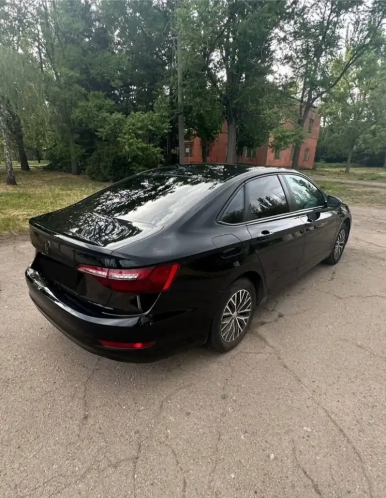 Volkswagen jetta 7, 2020 г. — отличное состояние!
📍 Пробег: 128 300 км
⚙️ Двигатель: 1.4 tsi, 150 л. С. , турбо
📀 Коробка: автомат (8-ступ. Aisin)
Комплектация:
• Кожаный салон
• Панорамный люк
• Адаптивный круиз-контроль
• Система предупреждения о фронтальном столкновении
• Автоматическое экстренное торможение
• Контроль слепых зон
• Помощь при выезде с парковки задним ходом
• Система контроля давления в шинах
• И многое другое
Дополнительно:
• Полностью русифицирована
• Антихром
• Атермальная плёнка по госту на лобовом и передних боковых
• Полностью обслужена, все жидкости заменены
• Новая зимняя резина
🚗 Авто в отличном состоянии, один собственник, вложений не требует.
💰 Цена: 1 650 000 руб.
📞 Тел. : +7 (949) 620-76-19 - фотография - 6
