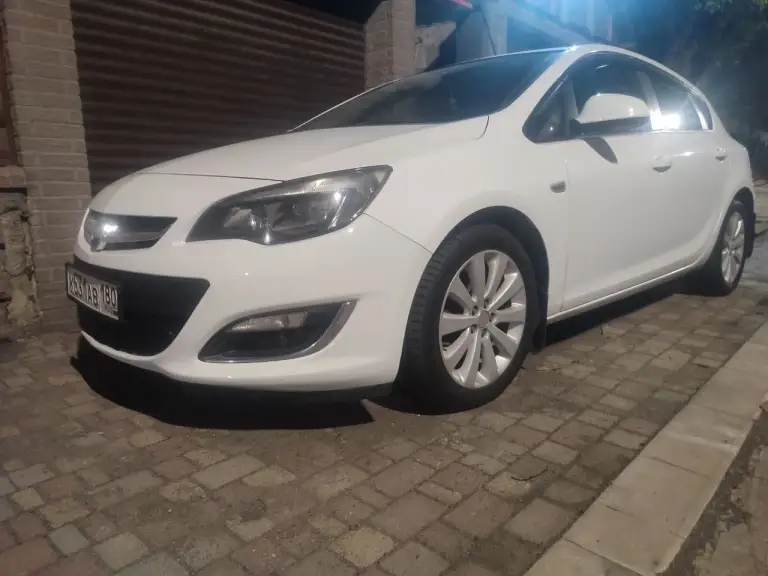 Продам opel astra j, 2012год рестайлинг, 1.6 без турбины, аккп. Самая надёжная комплектация. Без дтп, в родном окрасе. Вложений не требует. Расход топлива 7.5 l/100км бензин
+79493086153 Ольга - фотография - 3