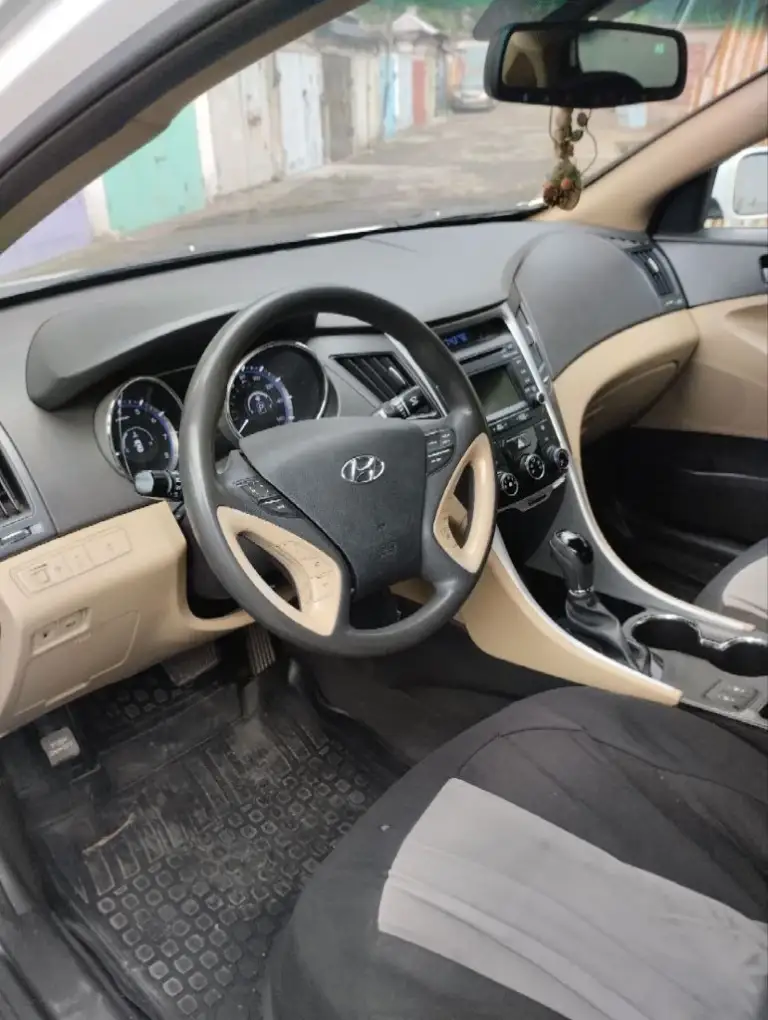Hyundai sonata 2013 год
2.4 На 190 л. С. Акпп. Собственник
Пробег 1500 км, новый мотор, 2 недели назад прошла обкатку. (на новый мотор имеются все документы)
Комплектация:
-Электрорегулировка
Сиденья
-Датчик света
-Bluetooth, aux, usb
-Подогрев сидений
-Круиз контроль
-Датчики давления в шинах
Салон в ухоженном состоянии.
На переднем бампере есть трещины не критично.
Цену вижу 1,000,000 торг
Любые проверки. Остальные вопросы по телефону
(+7 (949) 728-71-08 )
Осмотр г. Донецк - фотография - 8