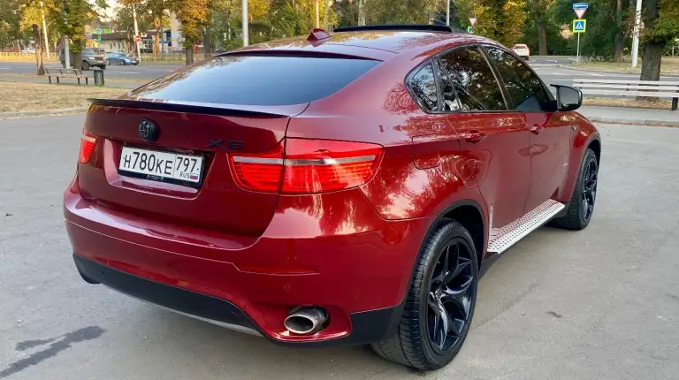 🔥 Bmw x6 🔥
🔹 Vin: 5uxfg43578lj36235
🔹 Двигатель: n54
🔹 Объем: 3000 см³ (306 л. С. )
🔹 Цвет: vermilionrot metallic
🔹 Салон: кожа leder nevada и schwarz
🔹 Год выпуска: 2008
🔹 Пробег: 165 000 км
🔹 Полный комплект документов, сервисные книги, два ключа!
Комплектация:
🔹 Спортивный пакет
🔹 Экспортная тормозная система
🔹 Обогрев руля
🔹 Разноширокие диски r21
🔹 Адаптивная подвеска (adaptive drive)
🔹 Система контроля давления в шинах
🔹 Камера заднего вида
🔹 Люк
🔹 Шторы на задних дверях
🔹 Автозатемняющиеся зеркала
🔹 Сиденья с памятью и подогревом
🔹 4-Зонный климат-контроль
🔹 Омыватели фар
🔹 Парктроники спереди и сзади (pdc)
🔹 Адаптивный ксенон
🔹 Круиз-контроль с функцией подтормаживания
🔹 Профессиональная аудиосистема hifi с dsp
🔹 Usb- и аудиоинтерфейс
Автомобиль в отличном состоянии, не требует вложений. Все проблемы устранены. Есть полный отчет о проведенных работах стоимостью более 650 000 ₽. Готов отправиться на любое сто для проверки.
Возможен обмен
Цена: 1,830,000 ₽
📞 +7 949 415-54-34 - фотография - 7