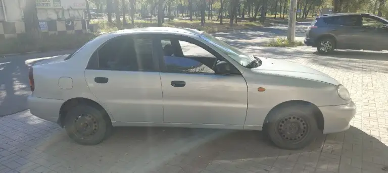 Продам zaz chance 1.5sx 2011г, пробег 101т. Кондиционер, гур, электростеклоподъемники, подогрев заднего стекла. Все стекла родные. Новая выхлопная система от катализатора и до конца. Стоят led лампы, новые противотуманки. Аккумулятор новый. Новый грм, помпа, термостат, свечи и бронепровода. Масло поменял. Газа нет и не было. Стоит нормальная музыка, двухсторонняя сигнализация, 2 ключа 🔑. Цена 290000. Срочная продажа. ❗ находится в мариуполе. +79498037769 - фотография - 3