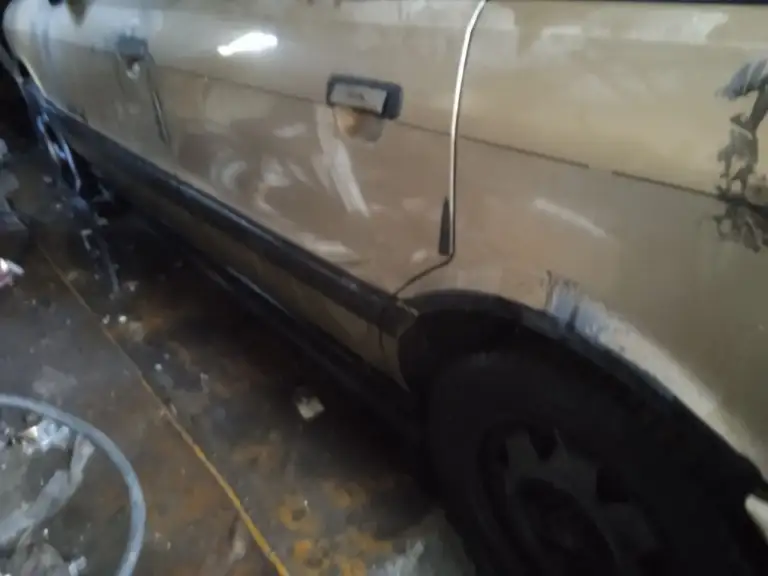 Audi 80 в хорошем состоянии без акб и стартера не гнилая - фотография - 1