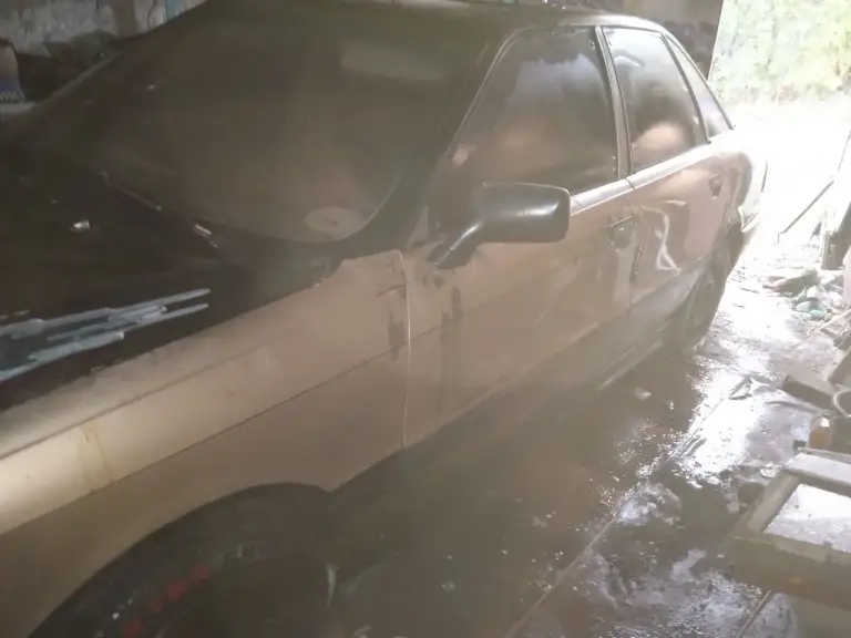 Audi 80 в хорошем состоянии без акб и стартера не гнилая - фотография - 8
