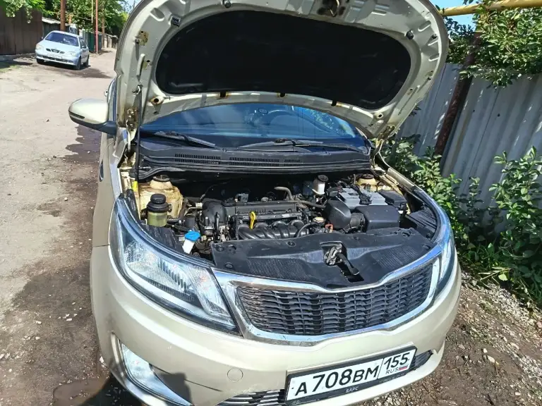 Кио рио год выпуска:2012г. Автомат, пробег 147000т, днище обработано все замавилено, делолось все для себя, коробка не пинаеться двигатель 1.6,подогрев сидения, печка жарит кондер холодит, сиденья задние раскладываються, багажник вместимый, запаска имеется регулировка зеркал, цена:1100000 торг на месте +79000713793 - фотография - 4