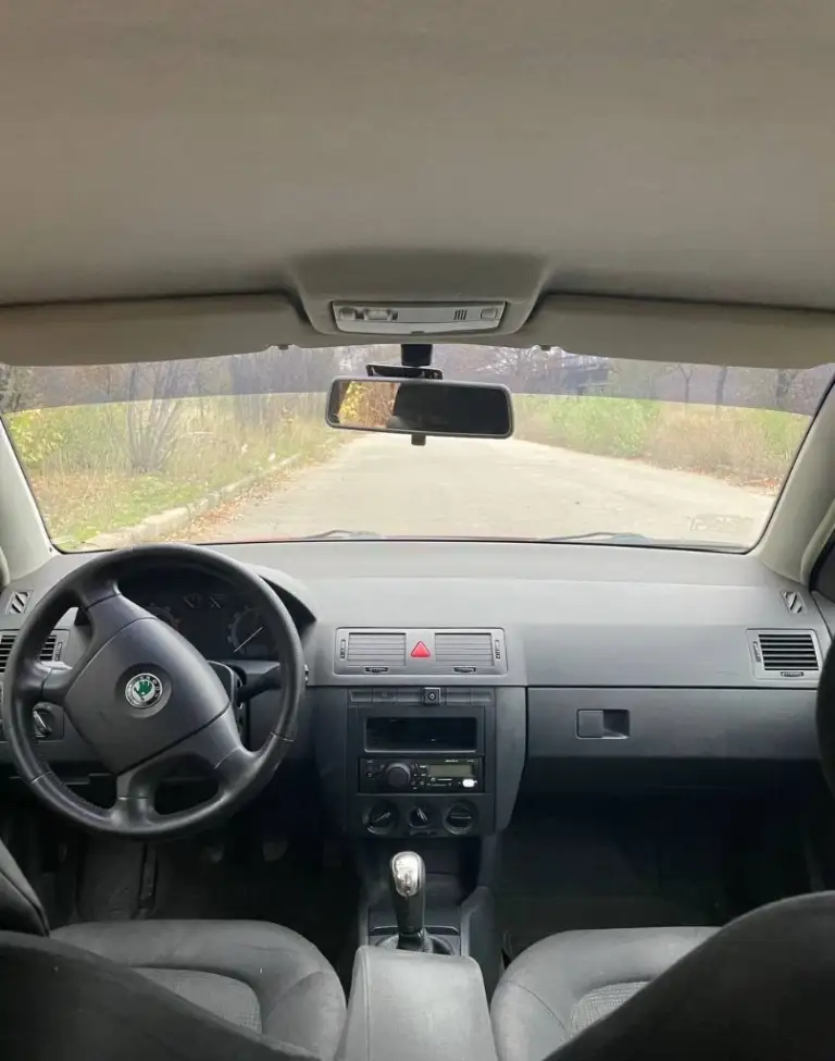 Продам skoda fabia, год выпуска 2006, пробег 323 000 километров, двигатель 1.2, мкпп, состояние отличное.
Более 10 лет в одних руках, гаражное хранение, все то проводились в срок, есть заказ-наряды с проделанной работой по машине. На 240 000 км пробега был капитальный ремонт двигателя, на 290 000 км капитальный ремонт мкпп.
Птс оригинал, один хозяин, юридически чистая, продажа с переоформлением.
Установлен газ евро 4, вписан в птс. Резина летняя, не лысая, на литых дисках. Машина обслужена, в достойном состоянии для своих лет.
Осмотр в макеевке, цена 390 000 рублей, торг у капота реальному покупателю. Телефон: +79493084927 - фотография - 4
