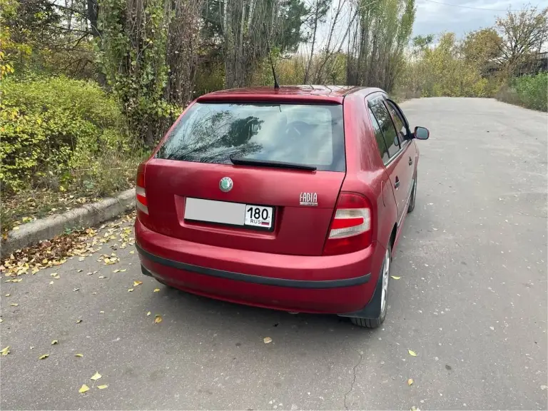 Продам skoda fabia, год выпуска 2006, пробег 323 000 километров, двигатель 1.2, мкпп, состояние отличное.
Более 10 лет в одних руках, гаражное хранение, все то проводились в срок, есть заказ-наряды с проделанной работой по машине. На 240 000 км пробега был капитальный ремонт двигателя, на 290 000 км капитальный ремонт мкпп.
Птс оригинал, один хозяин, юридически чистая, продажа с переоформлением.
Установлен газ евро 4, вписан в птс. Резина летняя, не лысая, на литых дисках. Машина обслужена, в достойном состоянии для своих лет.
Осмотр в макеевке, цена 390 000 рублей, торг у капота реальному покупателю. Телефон: +79493084927 - фотография - 2