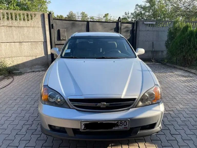 +79495303468 Павел, осмотр горловка
Chevrolet evanda 2006 года с двигателем 2.0 и механической коробкой передач. Цена — 550 тысяч рублей.
Пробег 130 тысяч километров, оригинальный, готов к любым проверкам. Один владелец с 2006 года, с момента покупки в автосалоне.
Автомобиль в хорошем состоянии, полностью обслужен. Все стёкла родные, есть небольшие потёртости лакокрасочного покрытия. Установлена летняя резина, в комплекте также есть зимняя шипованная на штампах. - фотография - 3