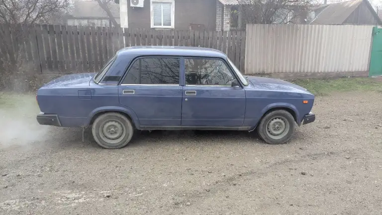 Продам 2107. 2005 год. Состояние хорошее. Торг присутствует, но без фанатизма. Алчевск. +79595086014
Прошу 220000₽
Ответы на часто задаваемые вопросы.
Продается потому, что появился в продаже интересующий меня автомобиль.
За последние 2 месяца поменяны радиатор, сцепление в сборе, установлены электро стеклоподьемники спереди, карбюратор, задние барабаны, глушитель, защита двигателя.
Подкрасы есть, ржавчина местами есть, сильных очагов нет, дыр тоже нет.
Торг возле автомобиля, по телефону не торгуюсь.
На смотрины в другие города не езжу, по городу могу подъехать.
Собственник. - фотография - 7