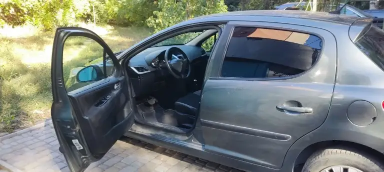 Peugeot 207, 2008 г. , 1.6 л, передний привод, автомат, пробег 168207 км, электрозеркала, эл. Стеклоподъемники, кондиционер, парктроник, состояние хорошее, обслужена, цена 440 000 р +7949 414 28 12 - фотография - 3