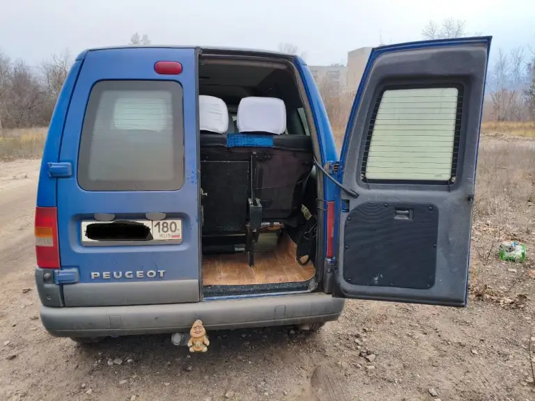 Пежо эксперт 2005 г. В. 2.0 hdi в хорошем состоянии. Максимальная комплектация. 600 000 р. Тел. +79493354096 - фотография - 10