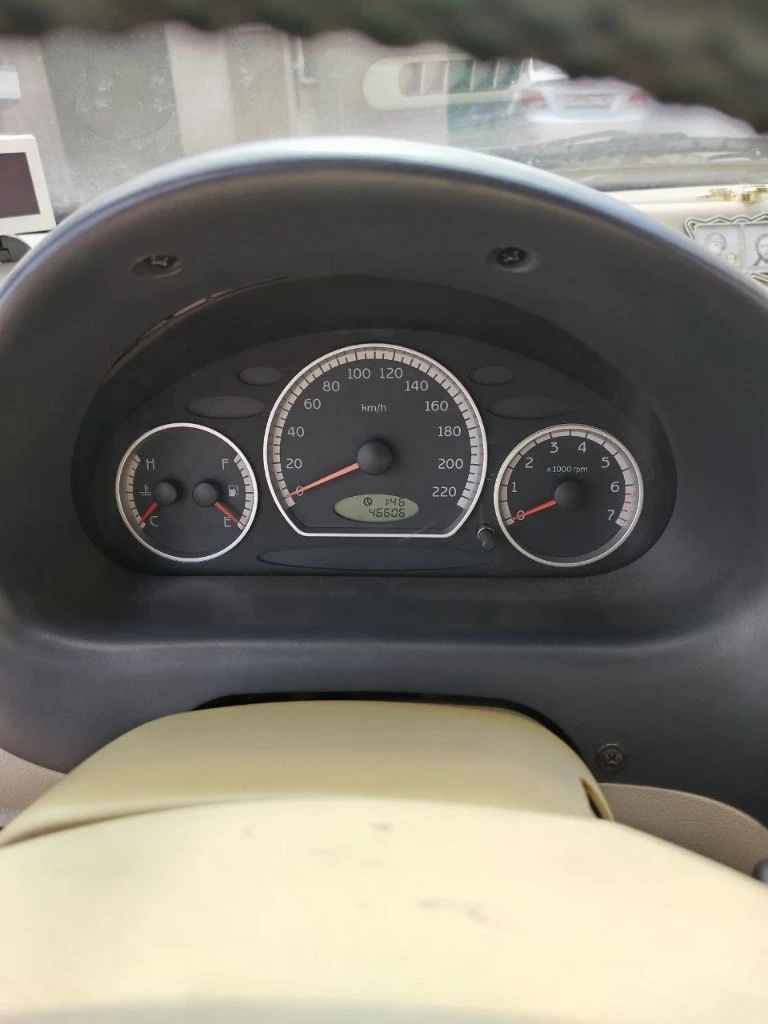 Chery qq 1.1 мт, 2011 - отличное состояние, новый аккумулятор, два комплекта резины!
Продаю chery qq 1.1 мт 2011 года - компактный, надёжный и экономичный городской автомобиль.
Машина в одних руках с момента покупки, ухоженная и полностью исправная.
Пробег: 46 500 км
Двигатель: бензин, 1.1 л
Коробка: механика
Цвет: ярко-красный
Привод: передний
V экономичный и надёжный двигатель
V механическая кпп — простая и без проблем
V кузов в нормально состоянии, без ржавчины снаружи
V подвеска без посторонних звуков
V новый аккумулятор (заменён недавно)
V два комплекта резины - летняя и зимняя
V всё работает: свет, кондиционер, электрика

Машина ухоженная — сел и поехал, без технических вложений!
Отличный вариант для новичков, студентов или ежедневных городских поездок.
История чистая, без дтп, документы в порядке.
* Возможен небольшой торг у капота.

+79287689189 - фотография - 6