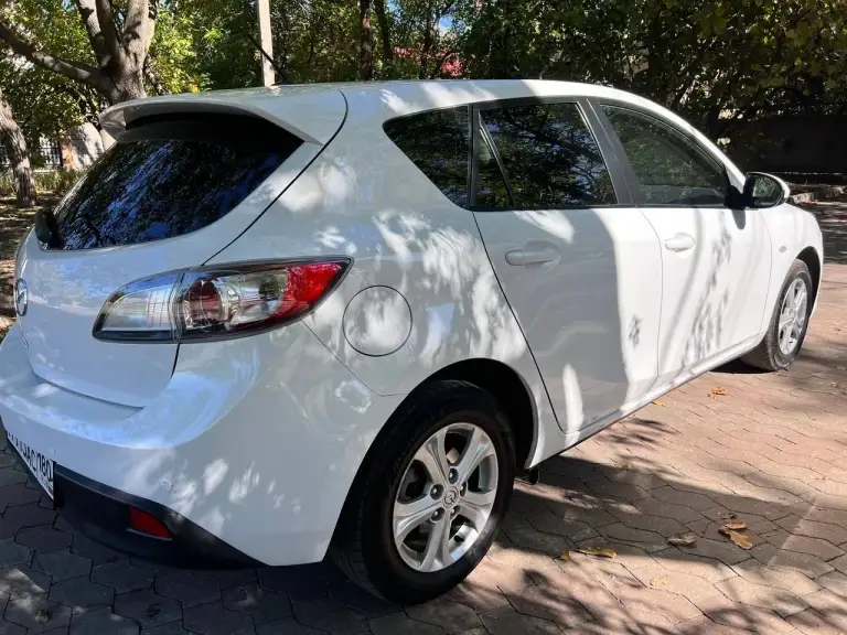 Mazda 3 2012 г. В

Двигатель 1.6 автомат классический

Автомобиля в родном окрасе на все 💯, без дтп. Пробег родной, кузов без рыжиков и царапин. Техника на отлично, масло только поменял, конд рабочий, резина хорошая. Салон целый и опрятный. Автомобиль без вложений цена 980 тыс. Тел 89495006430 - фотография - 10