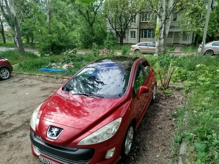 ❗️420 Тысяч❗️продам пежо 308 1,6 бензин 2008 года, мкпп, панорамная крыша, лэд свет, полный фарш, датчик света, датчик дождя, складываются зеркала, климант контроль, подогрев сидений, мульти медиа, резина лето новая на легксплавных дисках, зима один сезон на дисках и колпаки, авто полностью обслужено и ни каких вложений не требуются, автомобиль  жены более трех лет не перекупы цена авто 420 тыс, руб тел +79494527429 или в л/с - фотография - 5