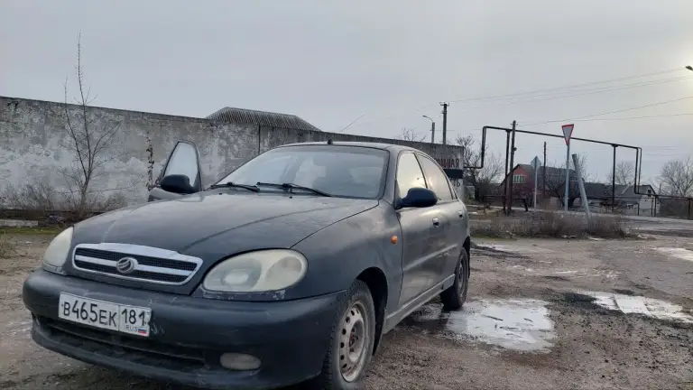 Заз chance, chevrolet lanos и daewoo lanos.
Это тот один и тот же автомобиль.

Продаётся заз chance с очень надёжным opel(опелевским) двигателем 1,5 л. Экономичный и надёжный для городской и сельской месности автомобиль.

Преимущества:
* Очень надёжный двигатель opel(опелевский)1,5л: бензин + газ(гбо), отличная тяга, прост в ремонте.
* Очень надежная коробка передач opel(опелевская): 5-ступенчатая механическая.
* Расход топлива: 6,7 л/100 км на бензине, экономия до 60% на газу.
* Имеется: кондиционер, подогрев заднего стекла, регулировка рулевой колонки(редкая комплектация).
* Стоит идеальная зимнея резина на 14-дюймовых дисках.
* Электроподъёмники передних стёкол, центральный замок.
* Аудиосистема (cd/mp3, 4 динамика), противотуманные фары.
* Подушка безопасности водителя.

История владения:
* Третий владелец, в эксплуатации более 3 лет.
* Регулярное техническое обслуживание, без дтп, кузов в хорошем состоянии имеются временные ньюансы на фото видно.

Автомобиль полностью готов к эксплуатации, с прозрачной историей и надёжным двигателем.

Звоните или пишите для отве́чу на все вопросы.
Ps: реальному покупателю хороший торг! - фотография - 6