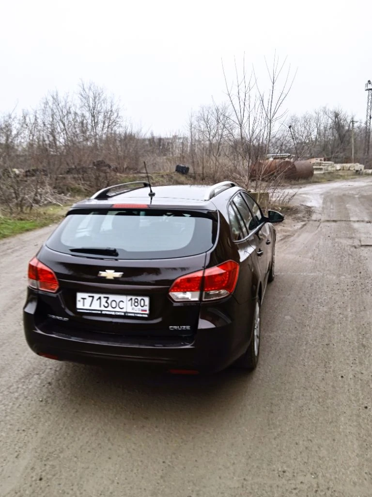 Продам chevrolet cruze 1.8 2014 г. Пробег 150 т. К. М. Состояние автомобиля отличное, как внешне, так и технически! Салон как новый, без повреждений. Вся электрика работает без нареканий! Пробег родной! Салон чистый и ухоженный. Летний комплект практически новой резины. Я второй владелец. Переоформление в мрэо цена : 1100 000 р. Более детальная информация по телефону +79493454870 ( телеграмм, макс) сергей - фотография - 20