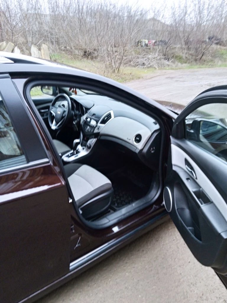 Продам chevrolet cruze 1.8 2014 г. Пробег 150 т. К. М. Состояние автомобиля отличное, как внешне, так и технически! Салон как новый, без повреждений. Вся электрика работает без нареканий! Пробег родной! Салон чистый и ухоженный. Летний комплект практически новой резины. Я второй владелец. Переоформление в мрэо цена : 1100 000 р. Более детальная информация по телефону +79493454870 ( телеграмм, макс) сергей - фотография - 14