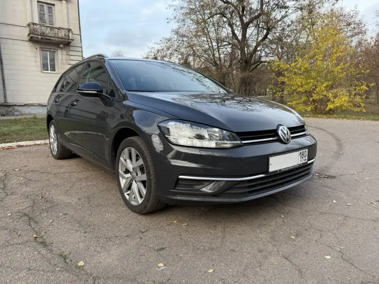 Volkswagen golf 7 (рестайлинг)1.6 tdi 2019 года из германии без пробега по рф
Цена: 1 800 000 руб.
Контактный телефон: ☎️+7 949 501 91 02☎️
Пробег 232 000 км.
Коробка передач: механическая
Привод передний
Место осмотра: донецк
Автомобиль на рф учете
Автомобиль комплектации iq. Drive оснащен автоматической парковкой, парктрониками 360, ассистентом контроля слепых зон, auto hold, системой start-stop, автоматический дальний свет, адаптивный круиз контроль, движение в полосе, экстренное торможение, проекция iq. Drive, цифровая приборная панель, car play, подогрев сидений, датчики давления шин, хром пакет и т. Д.
Автомобиль полностью в родной краске (включая бампера), очень экономичный, полностью обслужен (заменен комплект грм, помпа, ремень масляного насоса, сальник коленвала, ремень и ролик генератора, залит антифриз febi g13, масло двигателя motul, масло в коробке febi, поменяны все фильтра, поставлены проставки 2 см перед и зад, сделан развал схождения). Экология на месте всё работает. - фотография - 4