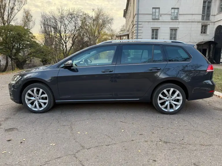 Volkswagen golf 7 (рестайлинг)1.6 tdi 2019 года из германии без пробега по рф
Цена: 1 800 000 руб.
Контактный телефон: ☎️+7 949 501 91 02☎️
Пробег 232 000 км.
Коробка передач: механическая
Привод передний
Место осмотра: донецк
Автомобиль на рф учете
Автомобиль комплектации iq. Drive оснащен автоматической парковкой, парктрониками 360, ассистентом контроля слепых зон, auto hold, системой start-stop, автоматический дальний свет, адаптивный круиз контроль, движение в полосе, экстренное торможение, проекция iq. Drive, цифровая приборная панель, car play, подогрев сидений, датчики давления шин, хром пакет и т. Д.
Автомобиль полностью в родной краске (включая бампера), очень экономичный, полностью обслужен (заменен комплект грм, помпа, ремень масляного насоса, сальник коленвала, ремень и ролик генератора, залит антифриз febi g13, масло двигателя motul, масло в коробке febi, поменяны все фильтра, поставлены проставки 2 см перед и зад, сделан развал схождения). Экология на месте всё работает. - фотография - 8
