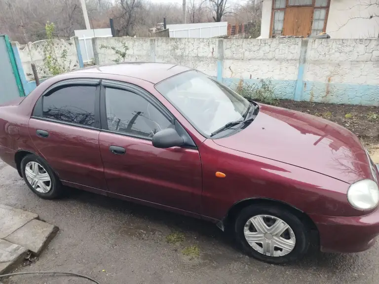 Chevrolet lanos 2009, седан. Пробег 205 000 км. Надёжный мотор 1.5 мт, заводится легко, работает ровно. Кпп — механика, все передачи включаются чётко. В комплектации гур, кондиционер, электростеклоподъёмники. Салон в отличном состоянии. Ходовая полностью перебрана, едет уверенно. По кузову есть небольшие нюансы (все подробности при осмотре или по телефону).
+79494497737 Алексей - фотография - 2