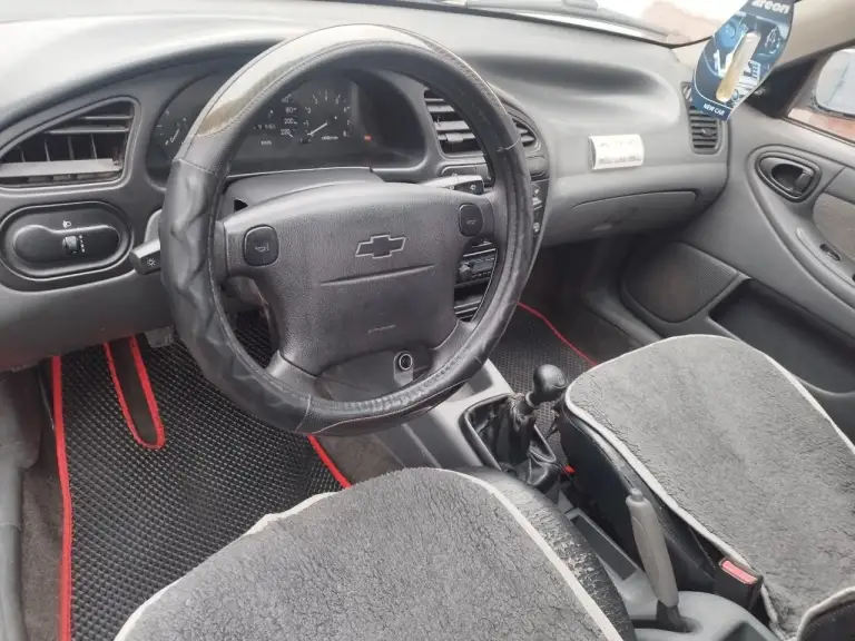 Chevrolet lanos 2009, седан. Пробег 205 000 км. Надёжный мотор 1.5 мт, заводится легко, работает ровно. Кпп — механика, все передачи включаются чётко. В комплектации гур, кондиционер, электростеклоподъёмники. Салон в отличном состоянии. Ходовая полностью перебрана, едет уверенно. По кузову есть небольшие нюансы (все подробности при осмотре или по телефону).
+79494497737 Алексей - фотография - 7