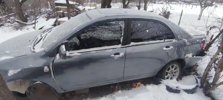Продам запчасти byd f3 2013 года выпуска, машина серого цвета, имеется коробка передач пятиступка, генератор, стартер, подрамник, двери все 4,фары, стопы, крышка багажника, капот, все вопросы по телефону +79498127211дмитрий - фотография - 2