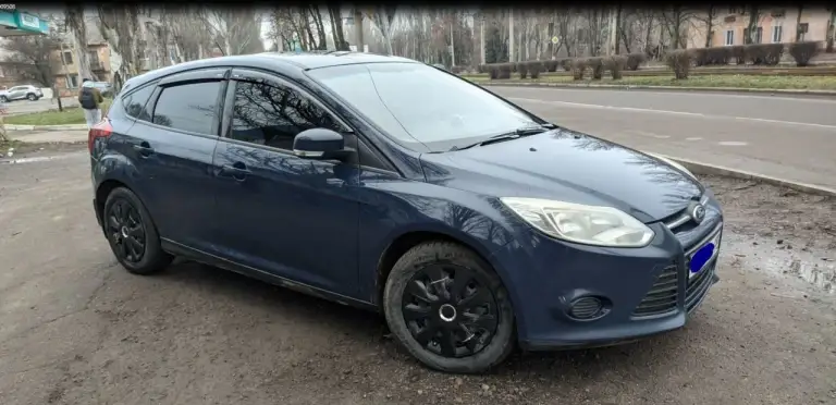 Горловка. Продается ford fokus 2014 г. В. Двигатель: 1,6 (125 л. С. ) коробка передач :механическая тип топлива:бензин автомобиль в родном окрасе, двигатель и коробка передач в отличном состоянии (новые), пробег оригинальный, все документы в порядке. Салон чист и опрятен, как новый. Автомобиль полностью обслужен и готов к эксплуатации. Зеркальный номер в подарок. Не упустите возможность приобрести надежный и экономичный автомобиль. Все заинтересованные могут связаться для дополнительных вопросов и осмотра. Цена: 900000 тел. +7(949) 427-29-91 - фотография - 8