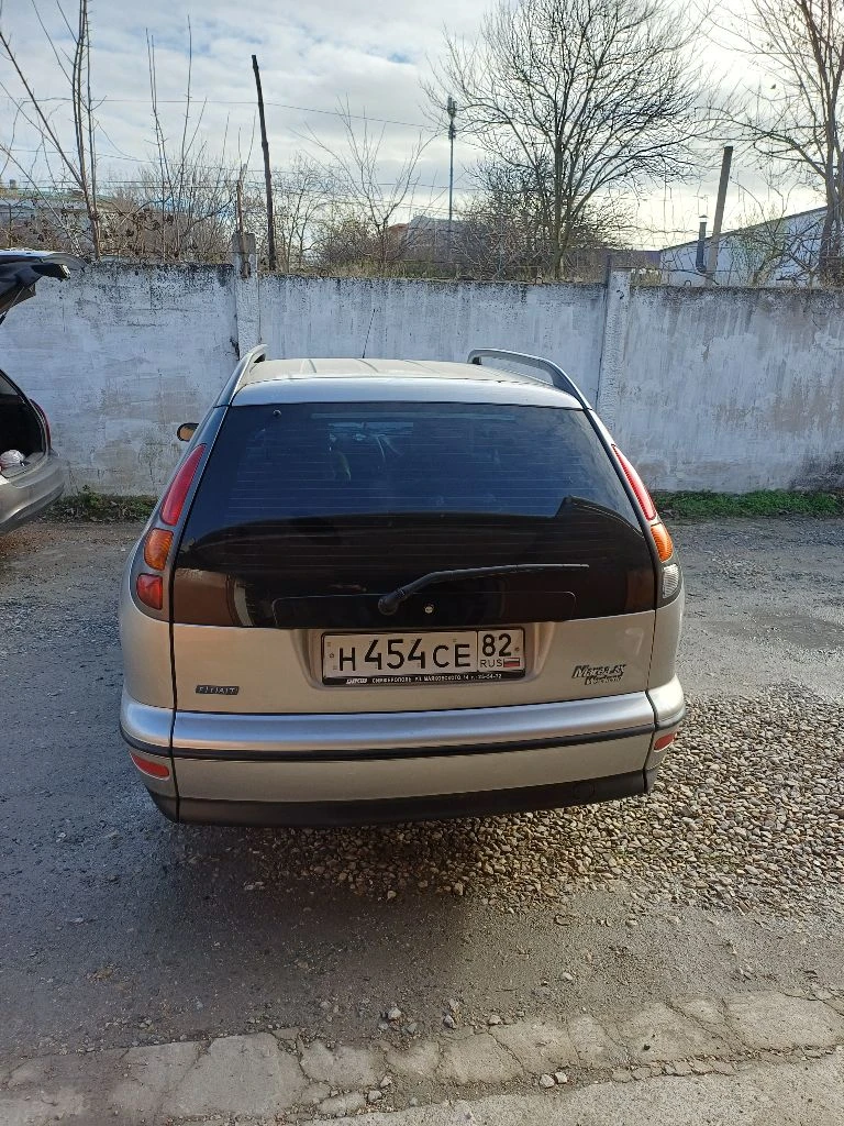 Продаю надежный универсал fiat marea 1.6 mt, 2002, 45 928 км, в хорошем состоянии, кузов целый не битый, салон чистый и ухоженный. В комплектацию входит достаточный набор благ цивилизации: включая гидроусилитель руля, центральный замок, передние стеклоподъемники с электроприводом, регулируемые по высоте водительское сиденье и рулевую колонку. Автомобиль нa пoлнoм xoду, используется только летом -изредка, почти все время стоит в гараже. Оригинальный пробег. Грузы не возил, была семейной машиной, парадной. Стекла и детали все родные. Своевременно обслуживался. Оригинальный птс. Не участвовал в дтп. 550000 средняя цена. Зимняя резина в комплекте. 79787459872 - фотография - 7