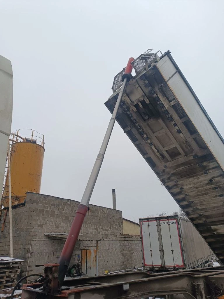 Продам полуприцеп самосвал general trailers 2004 г. В, кузов, рама алюминий, резина новая, тара 6200кг, объём 60 кубов, цилиндр сухой, штоки не текут, без ограничений и без обременений. Цена 2 800 000 р. Обмен только на деньги. Отвечаю только на звонки по тел. +79495208240 - фотография - 4