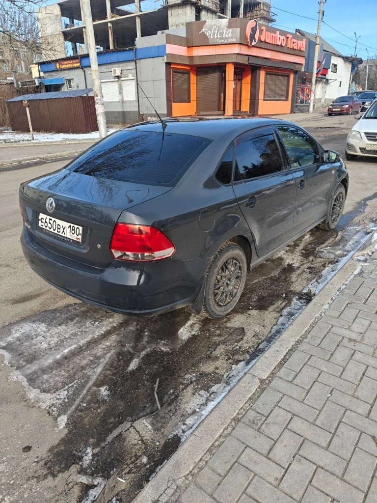 Продам фольксваген поло 2012 1.6 механика. Состояние отличное, все работает, ничего не стучит. Мотор не дымит, работает хорошо. Кому нужен надёжный авто на каждый день с маленьким расходом звоните +79494213007 - фотография - 3