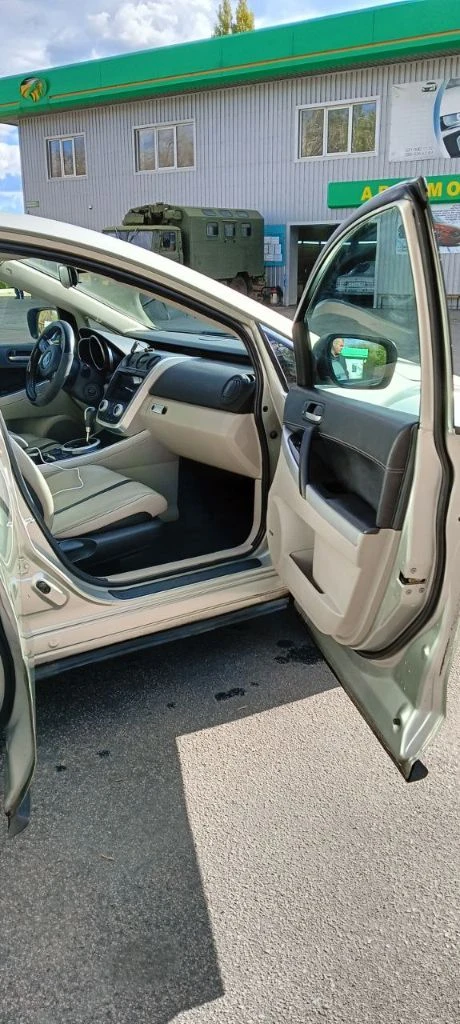 Продам мазда cx-7, мотор 2.3 л, турбо, 248 л. С. , 2007 год.
Максимальная комплектация: кожаный салон, подогревы и электрорегулировка сидений, датчик дождя и света, электрозеркала с подогревом, музыка bose, android магнитола, бесключевой доступ, парктроники.
По авто:
1) Перебрана ходовая, новые тормозные диски и колодки (заменены в круг);
2) Двигатель и коробка работают без нареканий, заменены масла в двигателе и коробке, раздатке, редукторе;
3) Заменен компрессор кондиционера (новый)

Номер для звонков: +79490226487 - фотография - 1