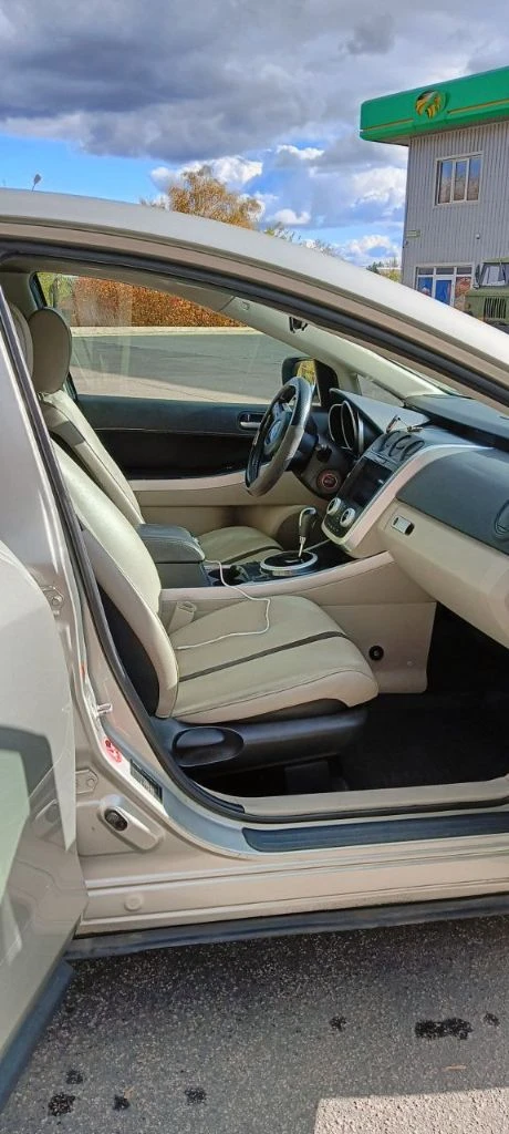 Продам мазда cx-7, мотор 2.3 л, турбо, 248 л. С. , 2007 год.
Максимальная комплектация: кожаный салон, подогревы и электрорегулировка сидений, датчик дождя и света, электрозеркала с подогревом, музыка bose, android магнитола, бесключевой доступ, парктроники.
По авто:
1) Перебрана ходовая, новые тормозные диски и колодки (заменены в круг);
2) Двигатель и коробка работают без нареканий, заменены масла в двигателе и коробке, раздатке, редукторе;
3) Заменен компрессор кондиционера (новый)

Номер для звонков: +79490226487 - фотография - 17