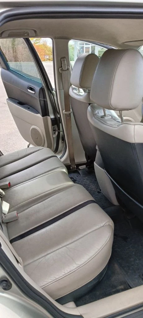 Продам мазда cx-7, мотор 2.3 л, турбо, 248 л. С. , 2007 год.
Максимальная комплектация: кожаный салон, подогревы и электрорегулировка сидений, датчик дождя и света, электрозеркала с подогревом, музыка bose, android магнитола, бесключевой доступ, парктроники.
По авто:
1) Перебрана ходовая, новые тормозные диски и колодки (заменены в круг);
2) Двигатель и коробка работают без нареканий, заменены масла в двигателе и коробке, раздатке, редукторе;
3) Заменен компрессор кондиционера (новый)

Номер для звонков: +79490226487 - фотография - 20