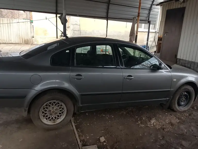 Срочно продам фольксваген пассат в5 1999год. Двигатель 1.9 дизель, после капремонта. Авто в нормальном рабочем состоянии. Цена 430.тел:+79493398779 - фотография - 2