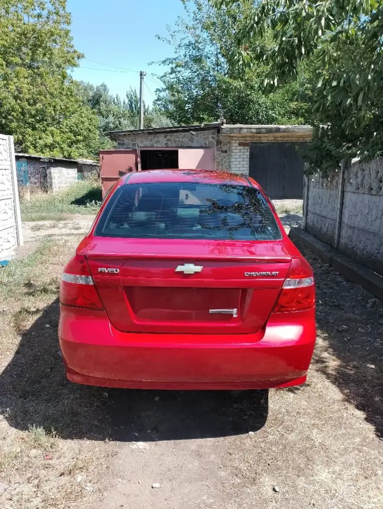 Продам шевроле авео. 2008 год. Мотор 1.2 цепной (84лс ) работает идеально !
Кузов без ржавчины и дыр, дно стаканы всё целое, чистый ухоженый салон, не чего не стучит не гремит не дымит, мотор коробка ходовка всё отличное ( регулярное то каждые 7-8 т. Км. И своевременная замена расходников и необходимых деталей,   стоит зимняя резина на штампованых дисках, в коплекте летняя резина на литых дисках  r15 ( и той и другой по 2 сезона).

Комплектация: 
Led  лампы (ближний, дальний, противотуманки) 
Гидроусилитель руля,  
Подушка безопасности,  
Кондиционер
Android магнитола (boss mini) 
Видеорегистратор ( фронтальная 2 к, задняя камера 720 hd),  
2 Ключа
Сигнализация starline ( отключена, можно восстановить),  
Докатка + инструменты для замены колеса.  
Очень экономичная  по расходу топлива.

Цена 465000 , торг
Осмотр г. Иловайск - фотография - 4