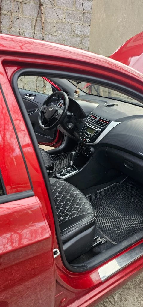 Продается hyundai solaris 2012 года, оснащенный надежной автоматической коробкой передач и экономичным двигателем 1.6. В автомобиле исправно работают кондиционер и печка, обеспечивая комфорт в любую погоду. Машина отличается резвостью и отличной топливной экономичностью. Особое внимание заслуживает мощный свет фар, гарантирующий прекрасную видимость в любых погодных условиях. Автомобиль находится в донецке. Цена — 800 000 рублей, возможен торг при встрече. - фотография - 5