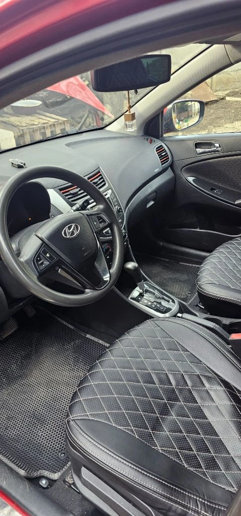 Продается hyundai solaris 2012 года, оснащенный надежной автоматической коробкой передач и экономичным двигателем 1.6. В автомобиле исправно работают кондиционер и печка, обеспечивая комфорт в любую погоду. Машина отличается резвостью и отличной топливной экономичностью. Особое внимание заслуживает мощный свет фар, гарантирующий прекрасную видимость в любых погодных условиях. Автомобиль находится в донецке. Цена — 800 000 рублей, возможен торг при встрече. - фотография - 9
