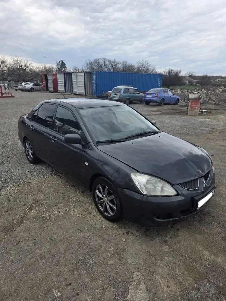 Mitsubishi lancer 9, 2004г — машина на ходу с пробегом 286 000 км. Несмотря на то, что состояние не идеальное (есть следы эксплуатации на кузове и в салоне), необходима диагностика и ремонт ходовой.

Автомобиль полностью функционален и готов к использованию.

*Капитальный ремонт мотора выполнен 50 000 км назад, работает стабильно

Все основные агрегаты работают исправно, заводится в любую погоду. Документы чистые.
Звоните чтобы договориться о просмотре.

250 000Р
Торг

+79490977807 - фотография - 1