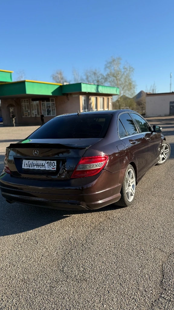 Mercedes-benz w204
2010 Года
Двигатель объёмом 1.8 л на 184 лошадей
‼️Машина во владение 2 года
Масло в двигателе и коробке менял вовремя
В феврале месяце менял цепь, прокладку клапанной крышки, свечи!
Масложора нету!!!
Антифриз тоже на месте не куда не уходит
Есть незначительные косяки
По кузову, и ходовой
По этому и такая цена‼️
‼️950 Тыс. Хороший торг у капота ‼️
‼️‼️‼️Внимание цена низ рынка! Из-за косяков
И предлагать хлам по цене рынка не интересно‼️
Комплектация
✅ Бортовой компьютер
✅Климат-контроль 2-зонный
✅Круиз-контроль
✅Парктроники с переди и сзади
✅3 Режима езды
✅Кондиционер❄️
✅Подогрев передних сидений 🔥
✅Регулировка руля по вылету
✅Регулировка руля по высоте
✅Мультируль с подруливыми лепестками переключение передач
✅Усилитель руля
✅Электропривод зеркал
✅Электростеклоподъемники задние
✅Электростеклоподъемники передние
✅Электрорегулировка передних сидений
✅Электрообогрев боковых зеркал
✅Центральный замок
✅Антиблокировочная система (abs)
✅Подушка безопасности водителя
✅Подушка безопасности пассажира
✅Подушки безопасности боковые
✅Система стабилизации (esp)
Цена автомобиля 950т. Р. На косяки хороший торг строго возле автомобиля
Находится автомобиль донецк петровка
Возможен пригон по договорёности
Телеграм @ni_ki_ta23
Звонить по номеру +79493934602 - фотография - 3