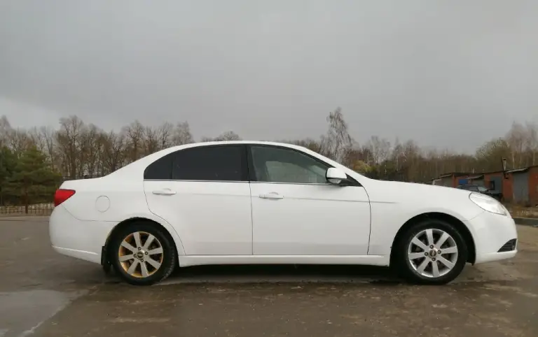 Chevrolet epica 2011, 2.0mt, пробег 269ткм
Продам большой, комфортный и надёжный бизнес седан.
Бодрый и тяговитый мотор, масло не жрет.
Подвеска и ходовая полностью исправны, посторонние звуки отсутствуют.
По трассе в салоне как в спальне - тихо и спокойно.

Автомобиль находится в отличном состоянии, уверен в нем.
Салон ухожен, установлена андроид-магнитола с навигацией и камерой заднего вида. Есть сигнализация с автозапуском.
Собственник
Цена 605 000, торг у капота
Зеркальный номер в подарок!
Горловка, +7 (949) 480-44-15, +7 (901) 725-44-48 - фотография - 2