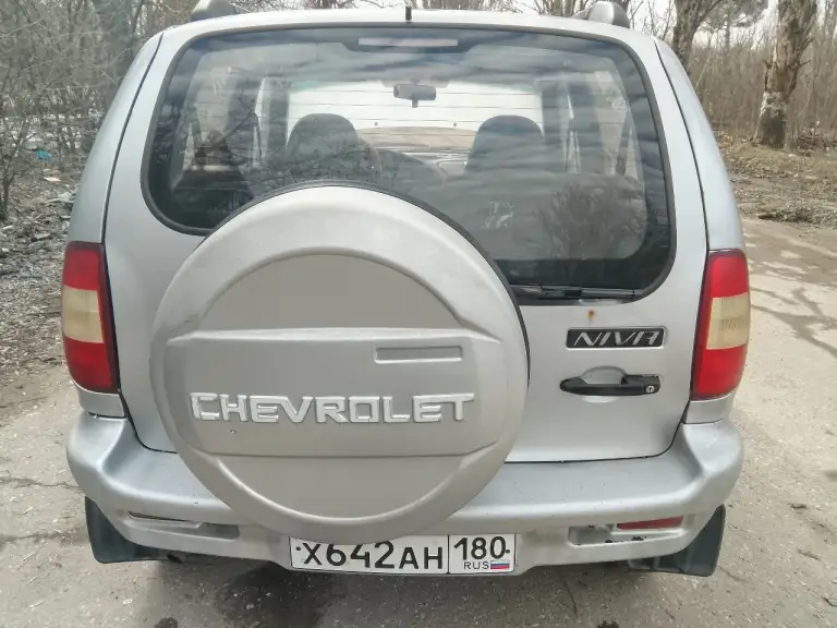 Продам шевроле нива 2003 г. , пробег - 200190км. Двигатель - норм. , коробка - норм. , документы в порядке. Установлено много нового. Цена - 250000 р. , возможен небольшой торг. +7949 306 67 86 - фотография - 3