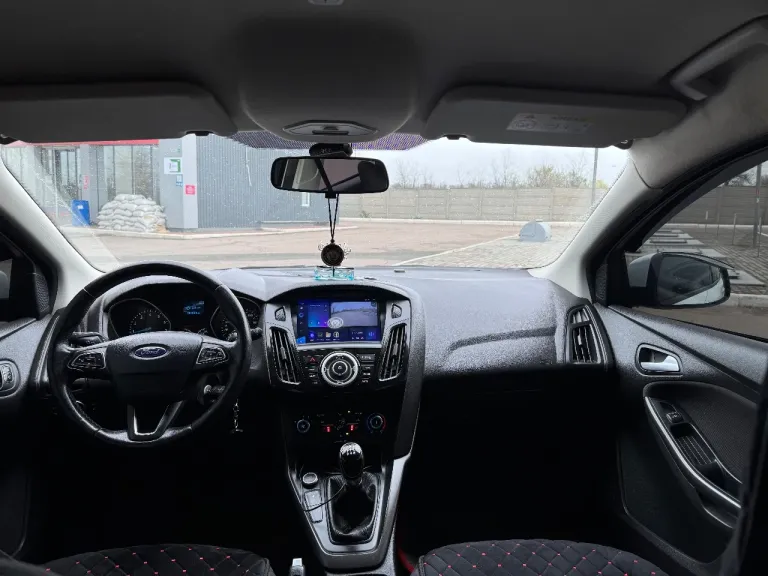 Ford focus 3 рестайлинг 1.6 мт 2017г.
Родной пробег 161т. Км.
2 Владельца за все время

Максимальная комплектация с двухзонным климат контролем, подогревом руля, сидений. В салоне работает каждая кнопочка, кондиционер холодит! Стоит дорогая андроид магнитола с камерой заднего вида, дополнительно устанавливал саб буфер, шикарный звук с акустикой sony. Денег на машину не жалел! Тех. Осмотр пройден, быстрая продажа.

Цена 899т. Р, реальному покупателю хороший торг! Осмотр в городе донецк.
Телефон для связи +79498477720 - фотография - 8