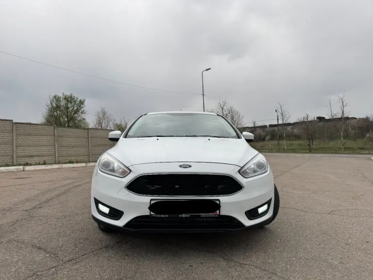 Ford focus 3 рестайлинг 1.6 мт 2017г.
Родной пробег 161т. Км.
2 Владельца за все время

Максимальная комплектация с двухзонным климат контролем, подогревом руля, сидений. В салоне работает каждая кнопочка, кондиционер холодит! Стоит дорогая андроид магнитола с камерой заднего вида, дополнительно устанавливал саб буфер, шикарный звук с акустикой sony. Денег на машину не жалел! Тех. Осмотр пройден, быстрая продажа.

Цена 899т. Р, реальному покупателю хороший торг! Осмотр в городе донецк.
Телефон для связи +79498477720 - фотография - 2