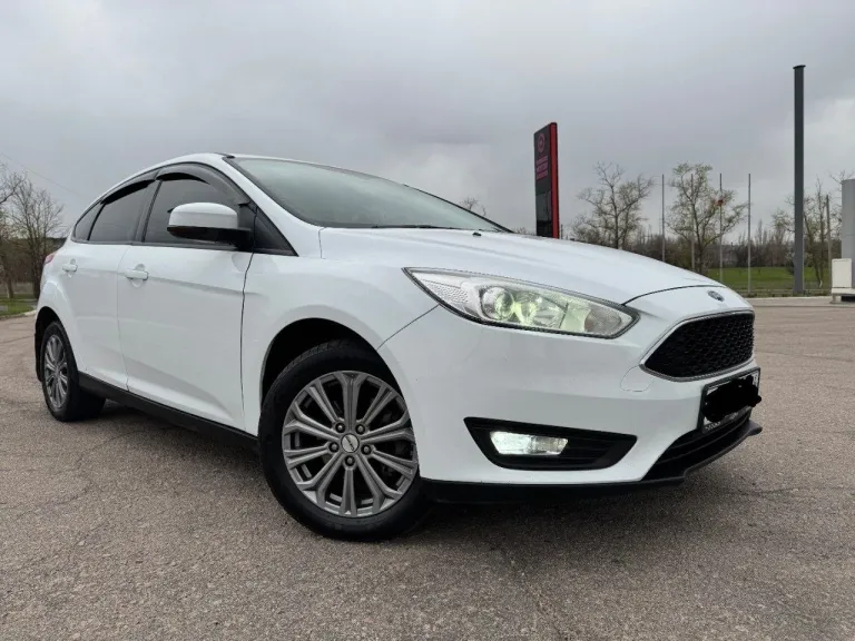 Ford focus 3 рестайлинг 1.6 мт 2017г.
Родной пробег 161т. Км.
2 Владельца за все время

Максимальная комплектация с двухзонным климат контролем, подогревом руля, сидений. В салоне работает каждая кнопочка, кондиционер холодит! Стоит дорогая андроид магнитола с камерой заднего вида, дополнительно устанавливал саб буфер, шикарный звук с акустикой sony. Денег на машину не жалел! Тех. Осмотр пройден, быстрая продажа.

Цена 899т. Р, реальному покупателю хороший торг! Осмотр в городе донецк.
Телефон для связи +79498477720 - фотография - 3