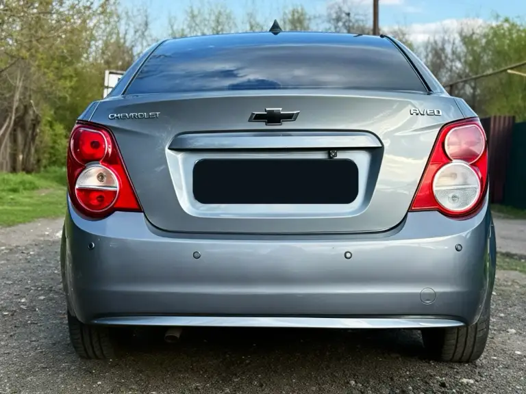 Chevrolet aveo t300 2015 г. В.

* Год покупки декабрь 2014 г.
* Поколение 2014-2020
* Пробег 162 000 тыс.
* Владельцев по птс 2
* Не битый
* Модификация 1.6 ат ( 115 л. С)
* Коробка автомат
* Бензин 92
* Передний привод
* Комплектация комфорт
* Сигнализация starlaine

Chevrolet aveo t300, декабрь, 2014 г. Покупался для себя. Вложений не требует, сел и поехал.

Своевременная замена масла и то.

Стоят свежие тормозные колодки и диски. По подвеске всё отлично (не гремит, не стучит)
Лакокрасочное покрытие идеальное. Днище в отличном состоянии.

Замена масла в акпп на 155 тыс.

Бережное использование автомобиля.

* Авто в собственности 5 лет (с апреля 2021 г. ).без запретов и ограничений. Чистая.
* Очень комфортная и шустрая.
* Комплектация: магнитола с картплей, видео-регистратор, автозапуском старлайн с приложением и брелком. Авто можно завести и проследить он-лайн через приложение.
* Чистый, ухоженный салон, в машине не курили. Сиденья не продавлены)
* Очень экономный расход бензина 8-8.2 л по городу по трассе от 7л.
* По картотеке все отлично.
* Птс дубликат, тк авто находилось у дилера (копия первичного птс в наличии)
* Юридически вся чистая.
* Причина продажи: покупка авто 2025 г. В.

950 000₽

Больше фото и видеообзор в личку пришлю.
Торг у компота реальному покупателю.
Осмотр в макеевке.

Писать: https://vk. Ru/lyubalife1
+7 949 664 77 84 - фотография - 4