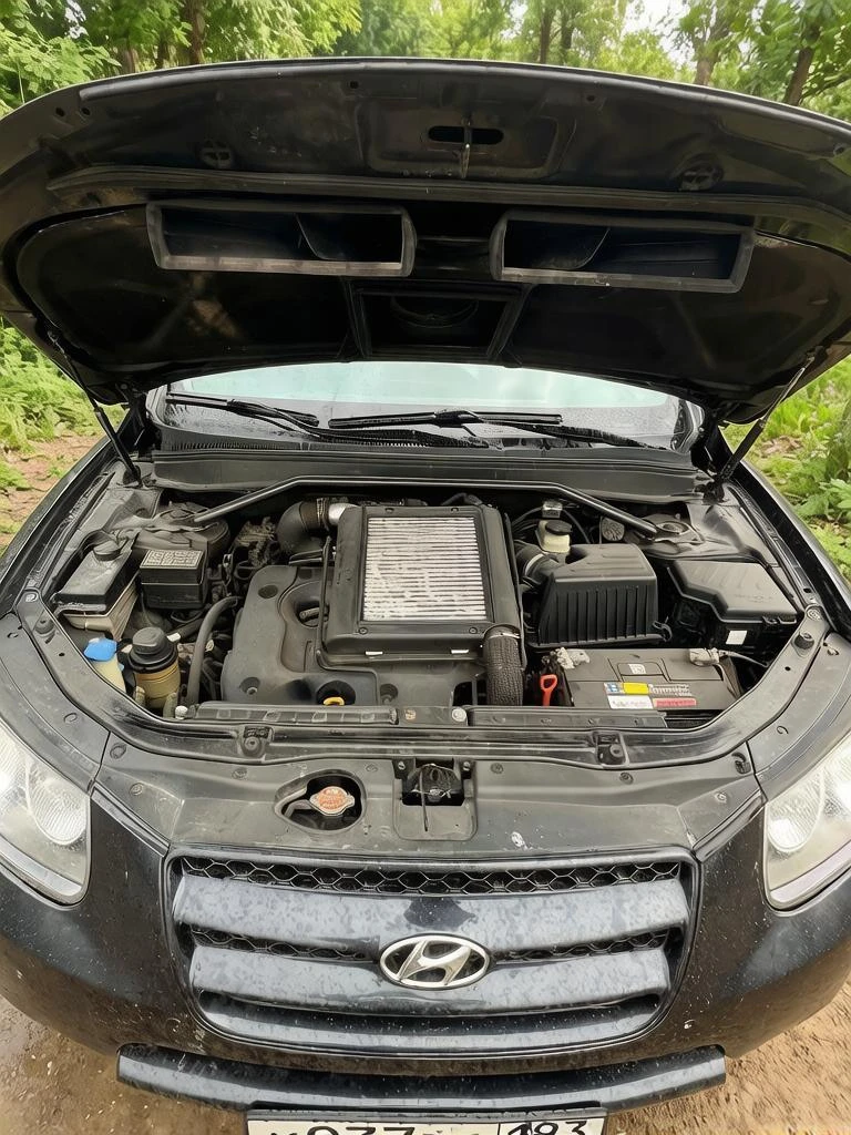 У вас есть возможность приобрести надёжный автомобиль hyundai santa fe 2007 года выпуска на вечном, объёмом 2.2 литра, 150 сильном, дизельном моторе. Средний расход на 100 км 8.5 литров, масло не кушает. Классическая 5 ступенчатая акпп, не пинает, не затягивает, переключает как надо. По кузову есть вторичные окрасы, сколы, царапинки, авто не новое, но ничего критичного. Климат, круиз, подогрев сидений работает. Комплект зимних шин в комплекте. Автомобиль приобретался на замену, пока основной авто находился в ремонте, по тому на учёт на себя не ставил. По цене 840 000, на недостатки скину. Территориально донецк боссе днём, макеевка гвардейка вечером. +79494814840 - фотография - 9